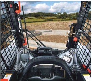 Bobcat S550 — Pääs kabiini
