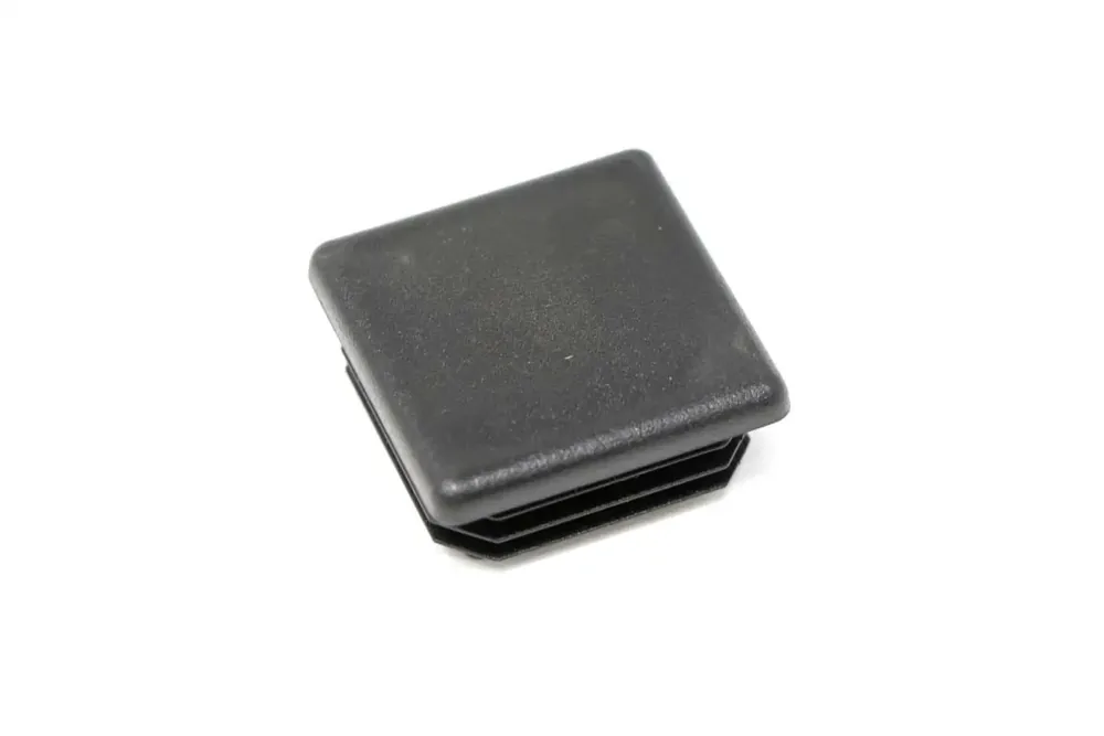 4139388 — PLUG-HOLE  BLACK PLASTIC 1.5 S