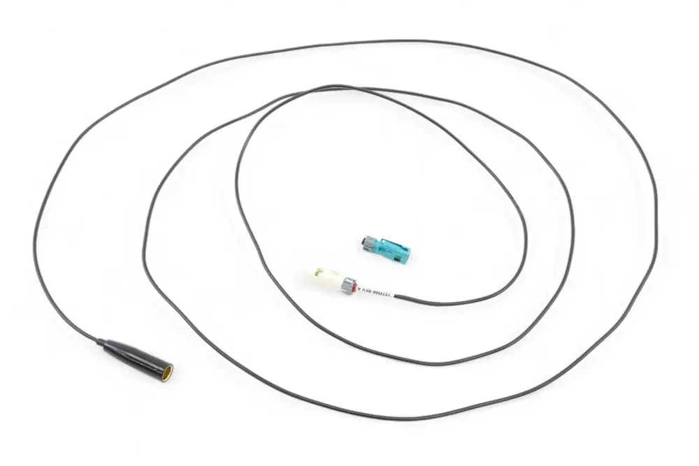 46952157 — HARNESS ANTENNA AM/FM ADAPTER