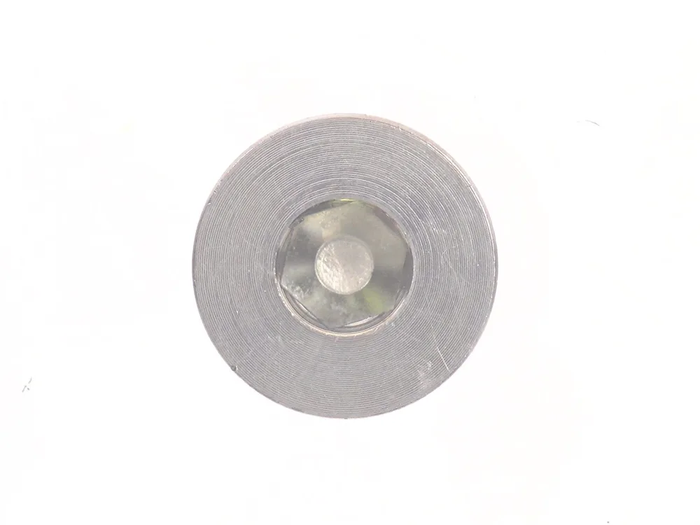47K7 — Plug