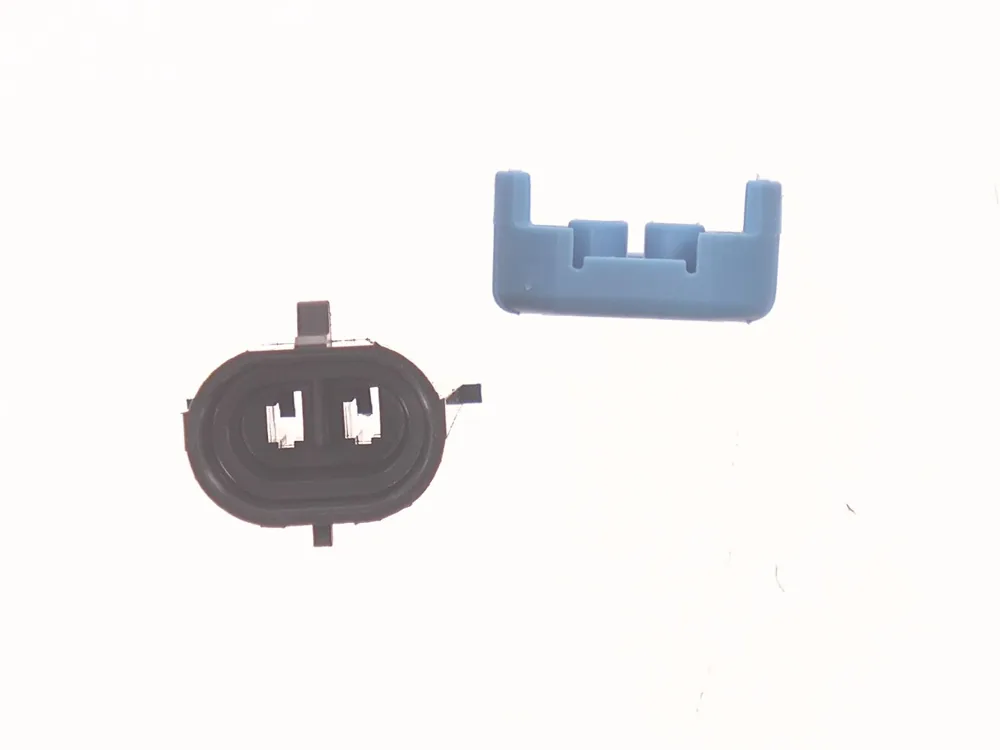 500158A — Connector