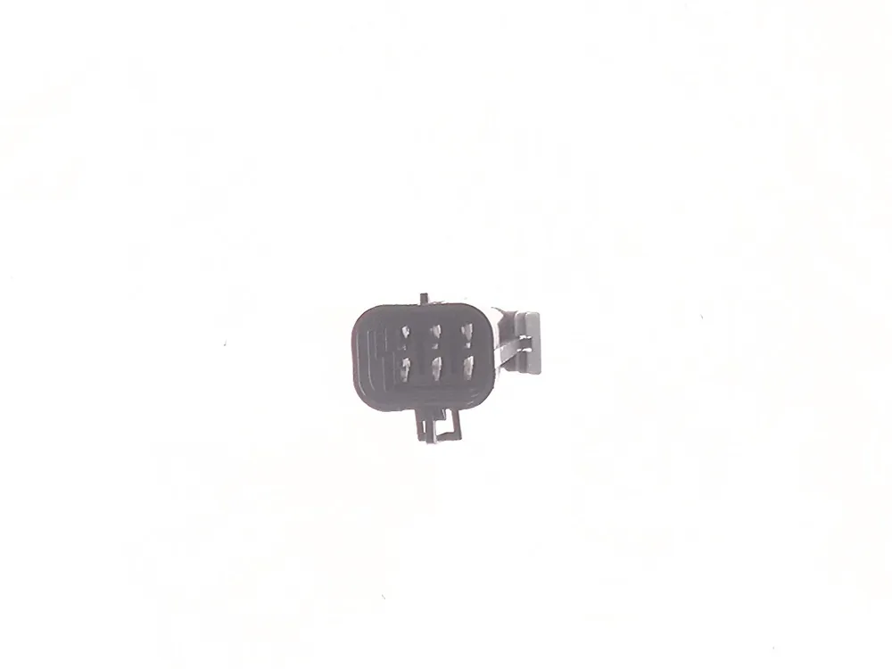 500185A — Connector