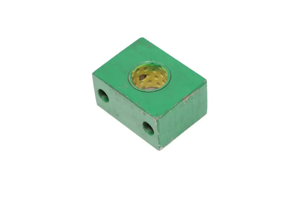 547608 — ASSY-PIVOT BLOCK