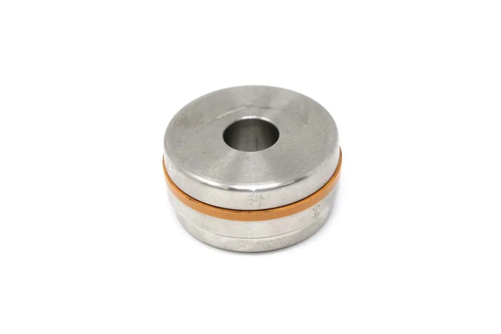 6586693 — Piston