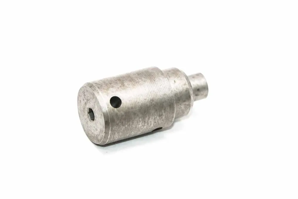 6587575 — Adapter Detent
