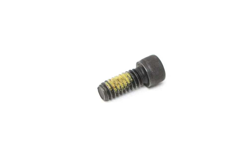 6588165 — Screw