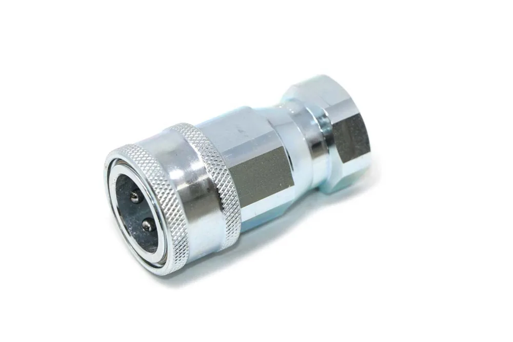 6598758 — Coupler Female