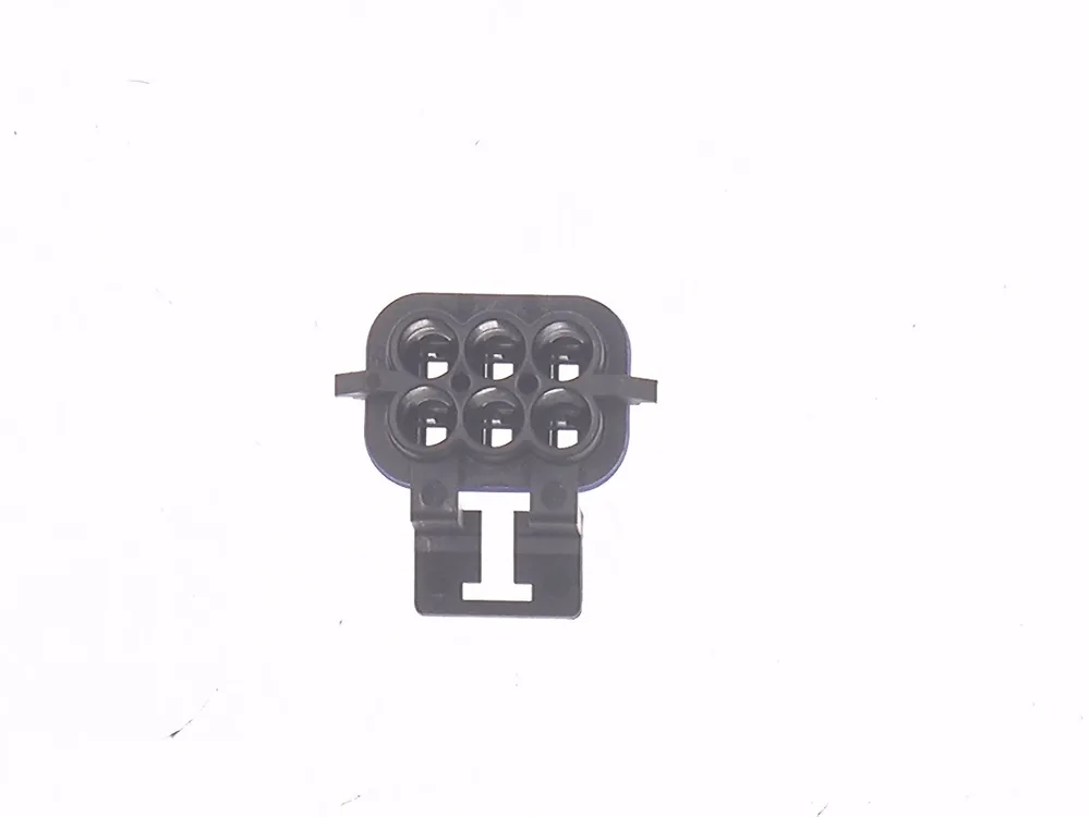 6641174 — Connector