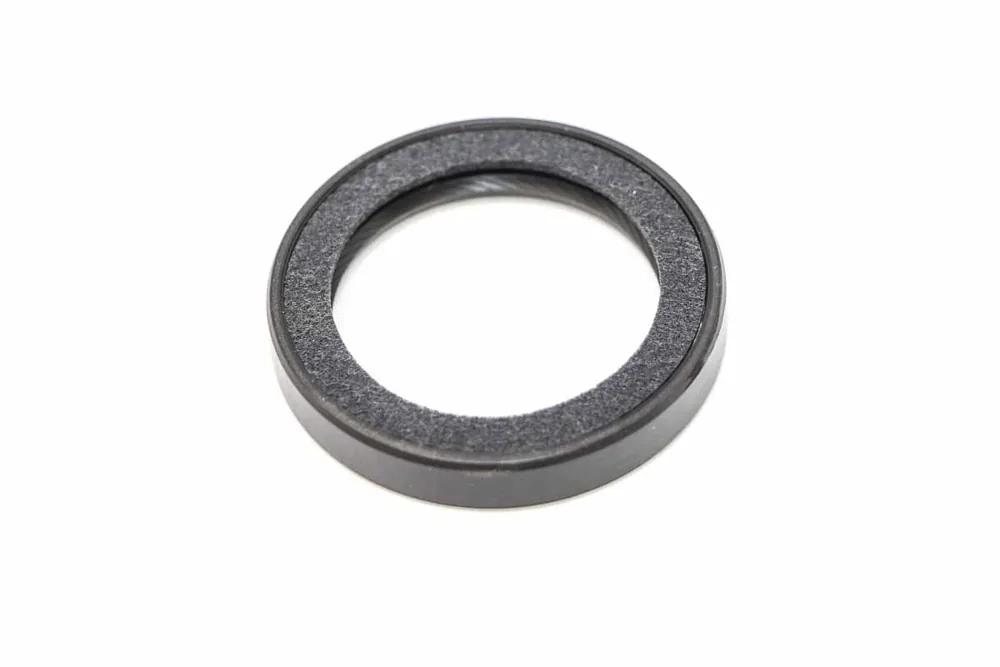 6657603 — Oil Seal