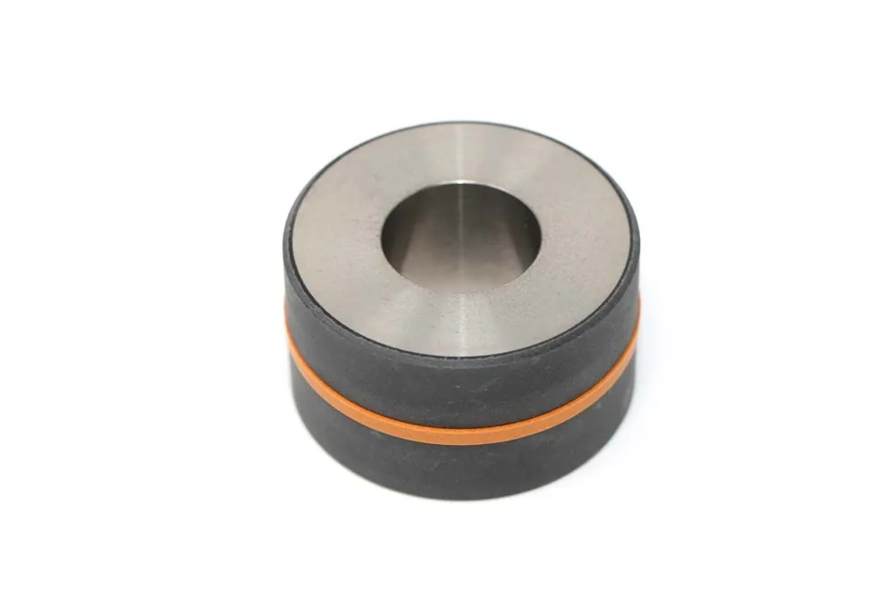 6661820 — Piston