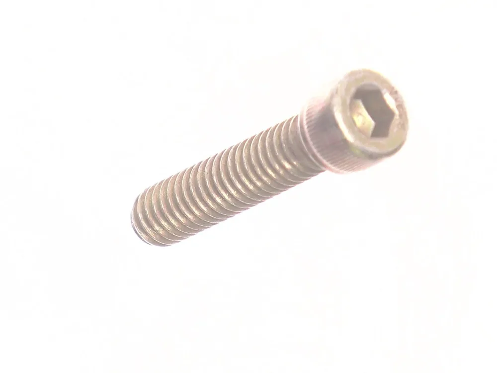 6664059 — Bolt
