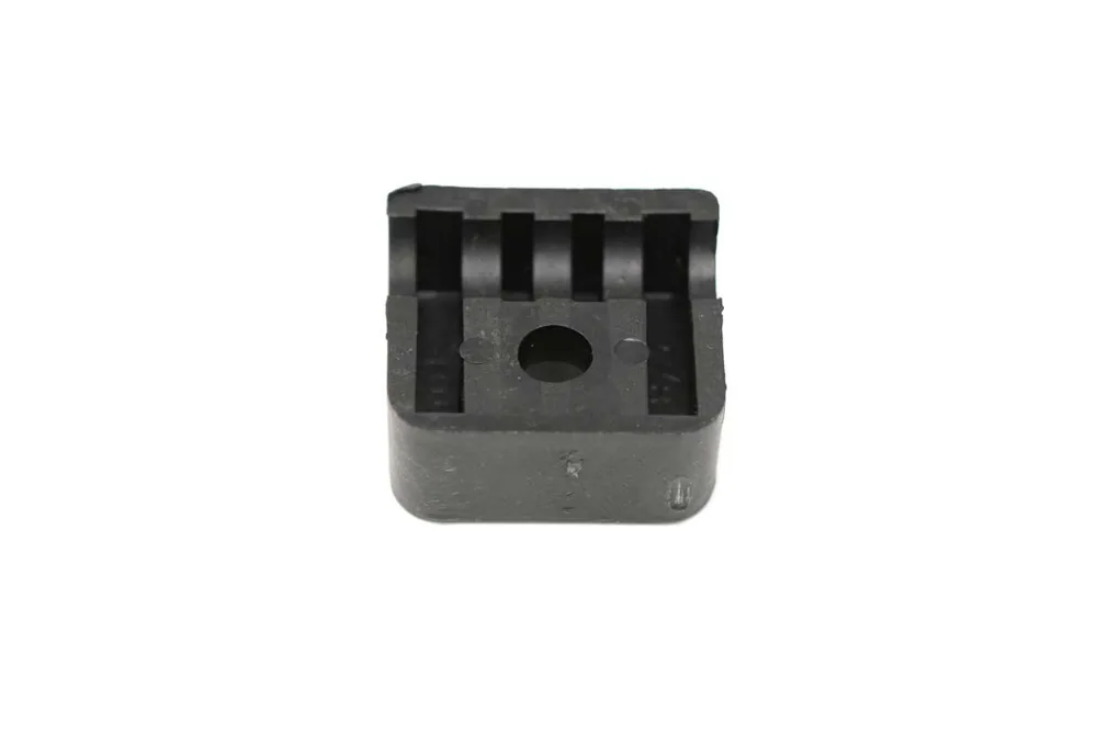 6665103 — Clamp, Half