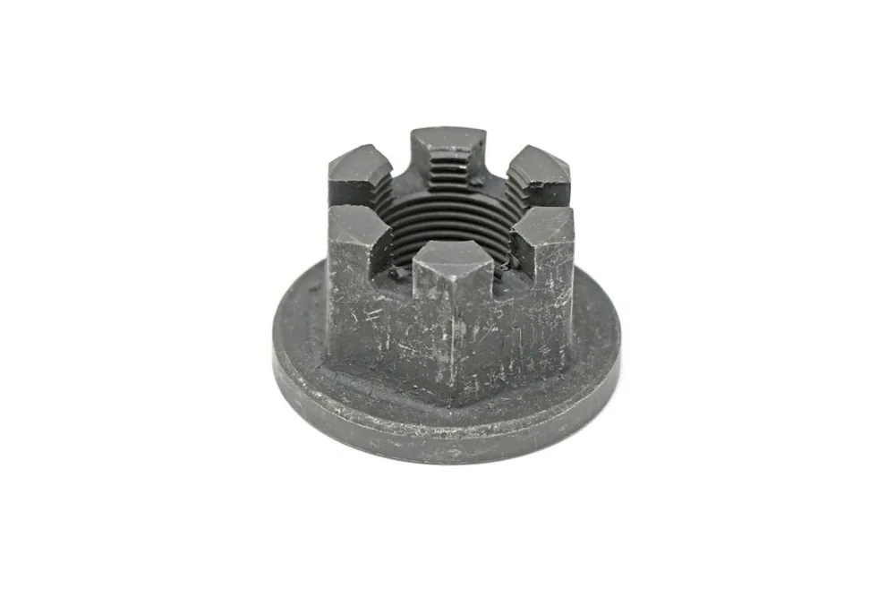 6672818 — Nut