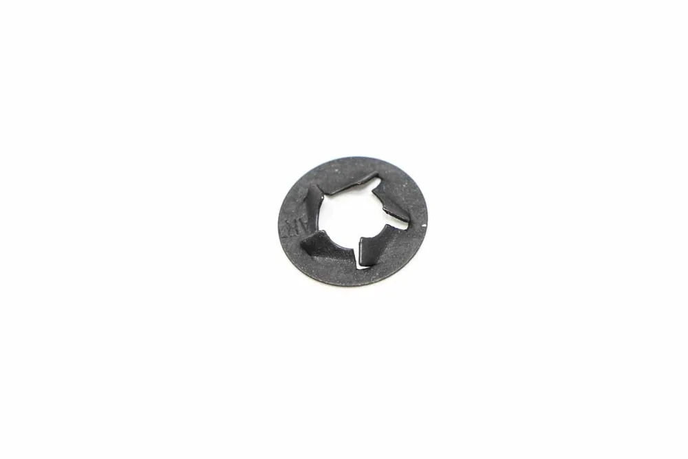 6675212 — Retainer Bolt