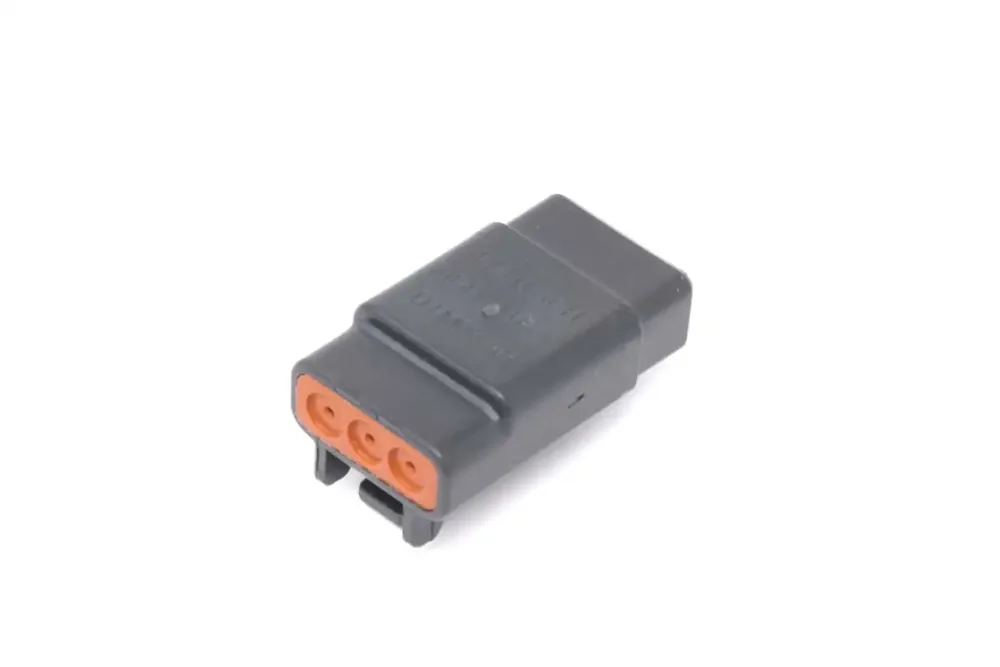 6676870 — PLUG 3 PIN BLACK