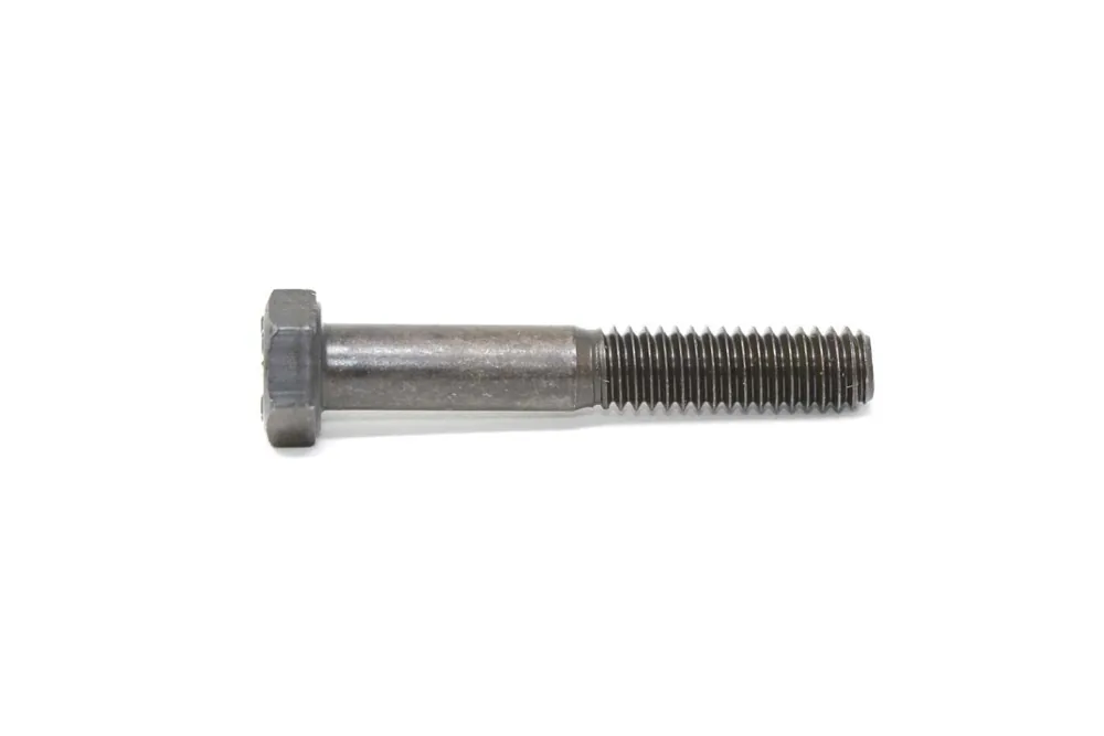 6677601 — Screw