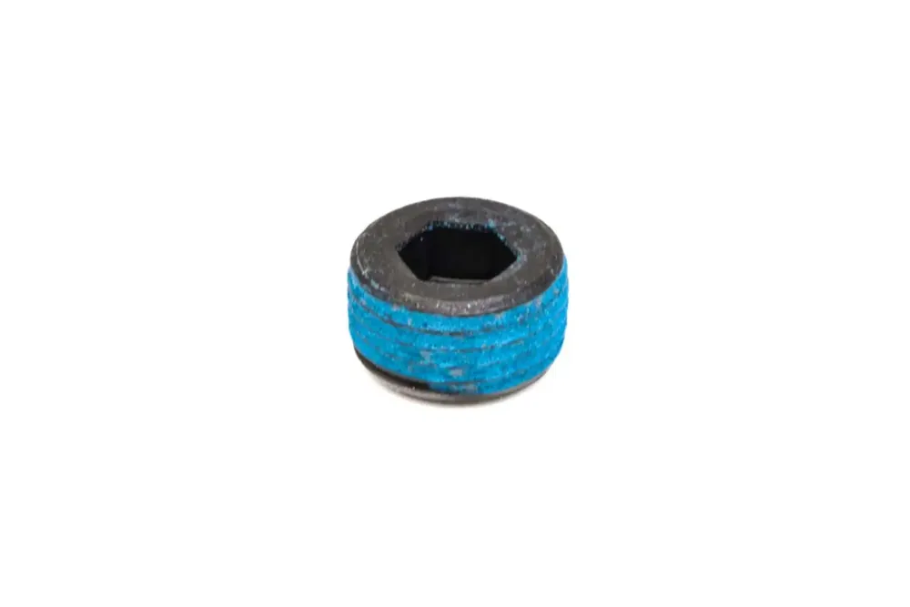 6680679 — PLUG