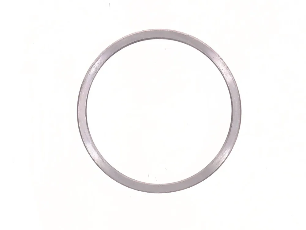 6687613 — Spacer