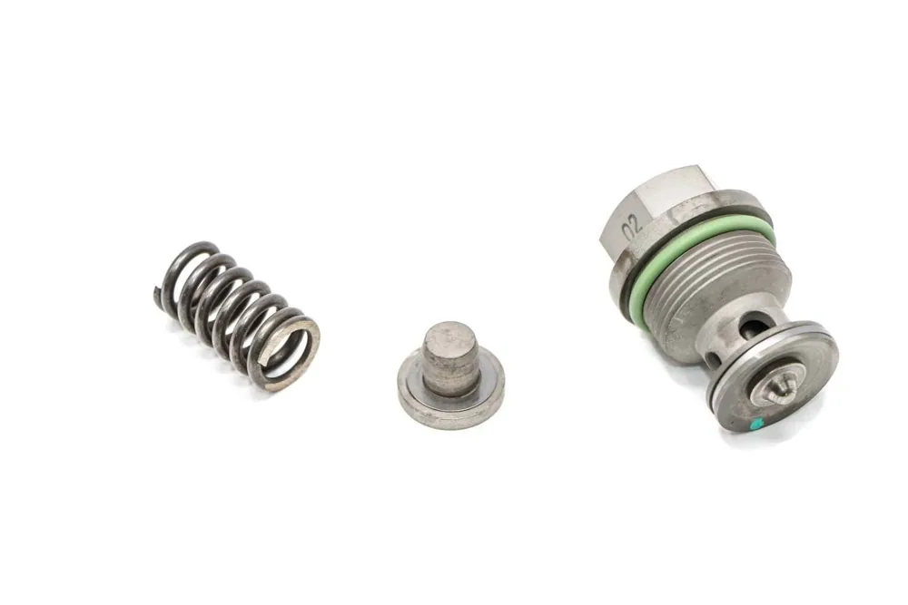 6687938 — Valve