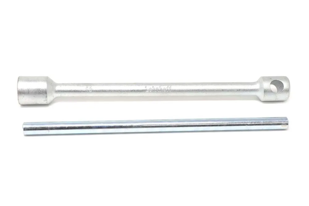 6690918 — Socket Wrench, M19