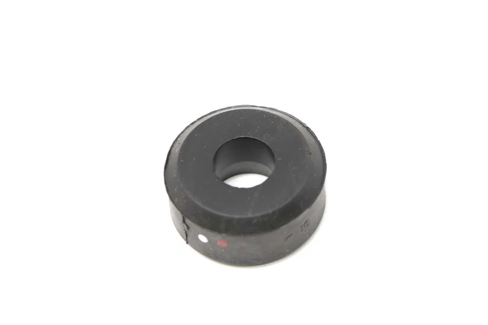 6691082 — Mount Isolator