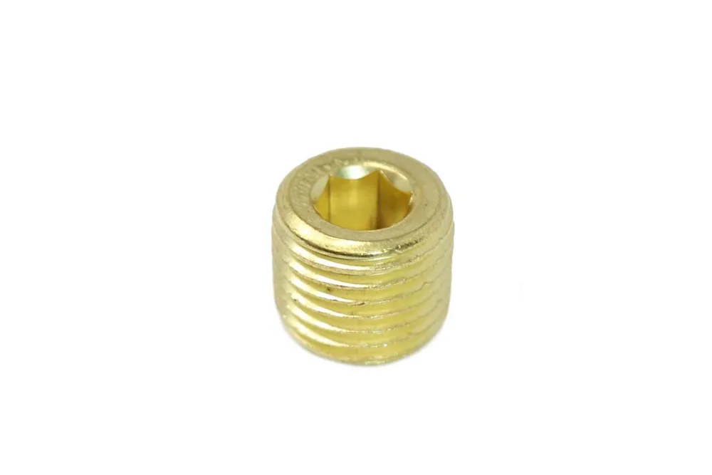6704753 — Plug, Brass