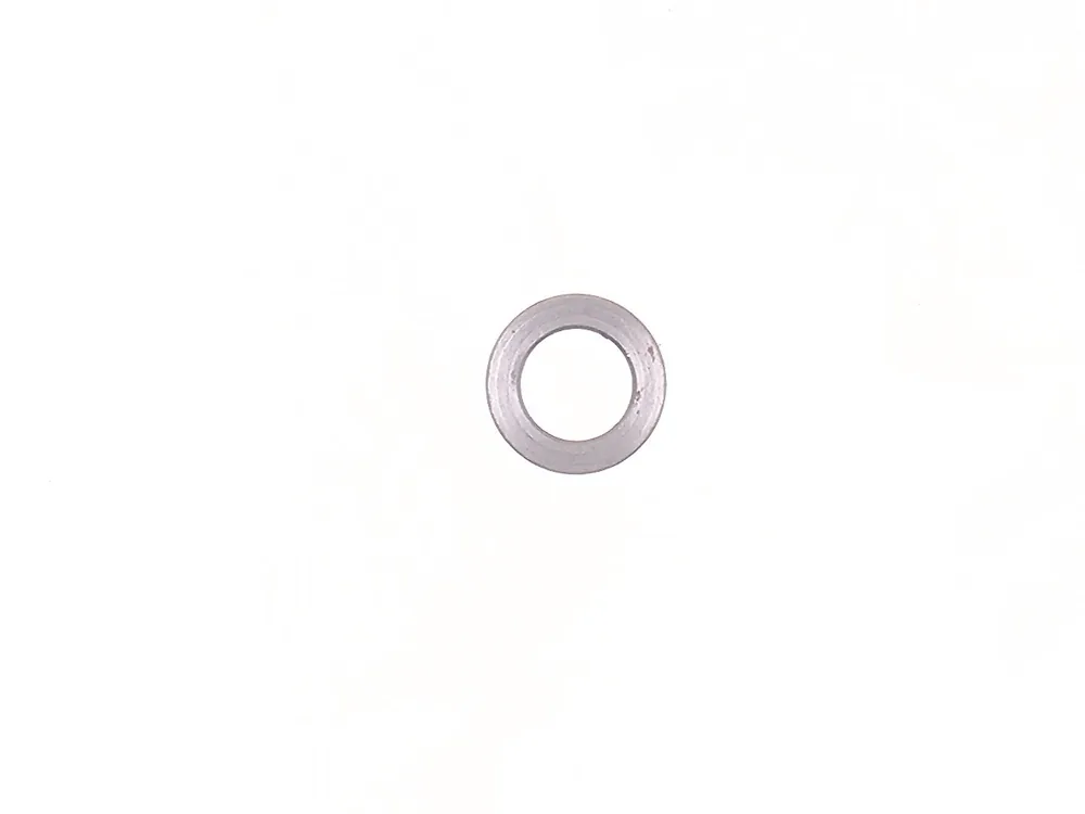 6706043 — Spacer