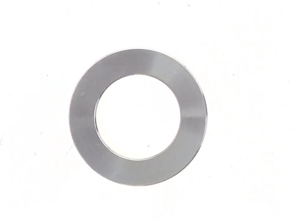 6716402 — Spacer