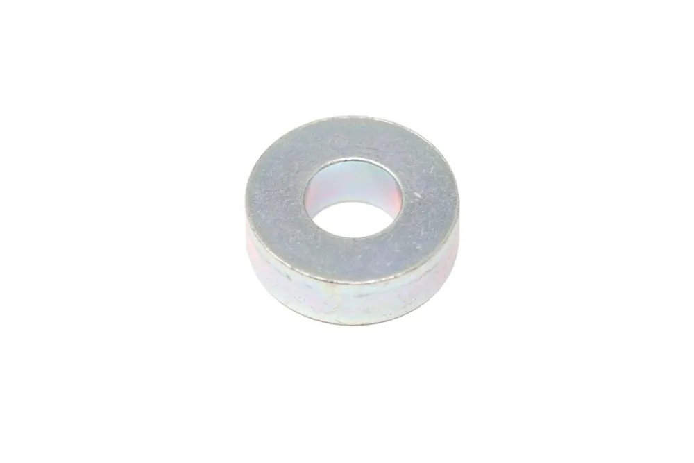 6716408 — Spacer