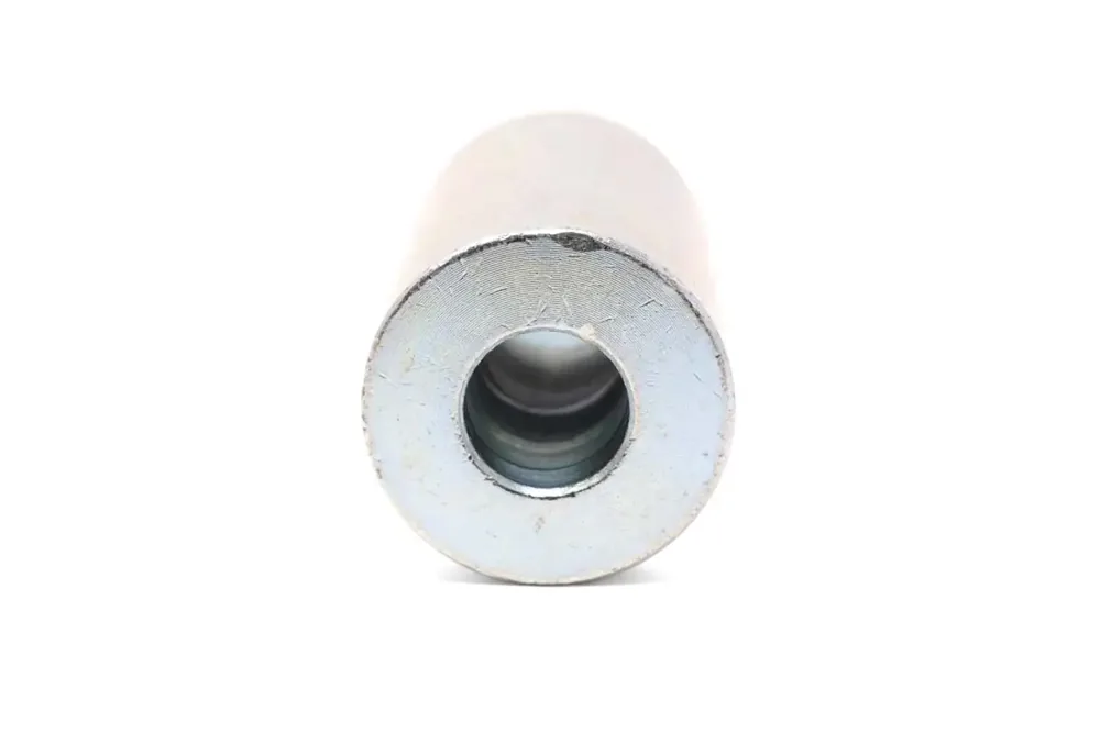 6730266 — TUBE SPACER