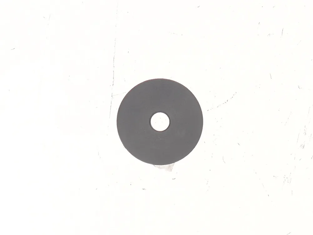 6735505 — Spacer