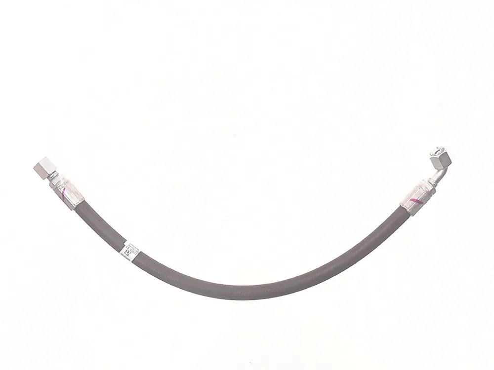 6736176 — Hose Assembly