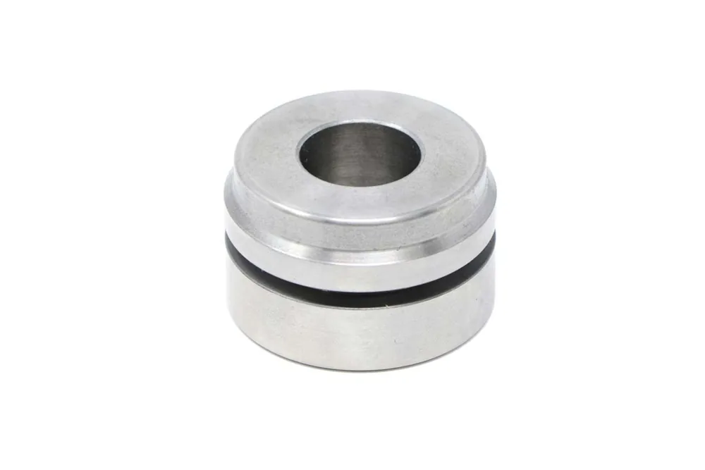 6808338 — Piston