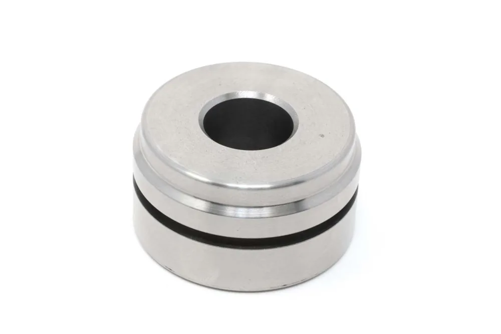 6808611 — Piston