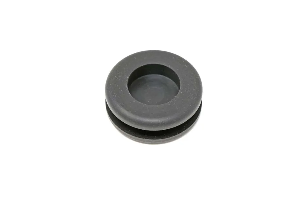 6810133 — Grommet