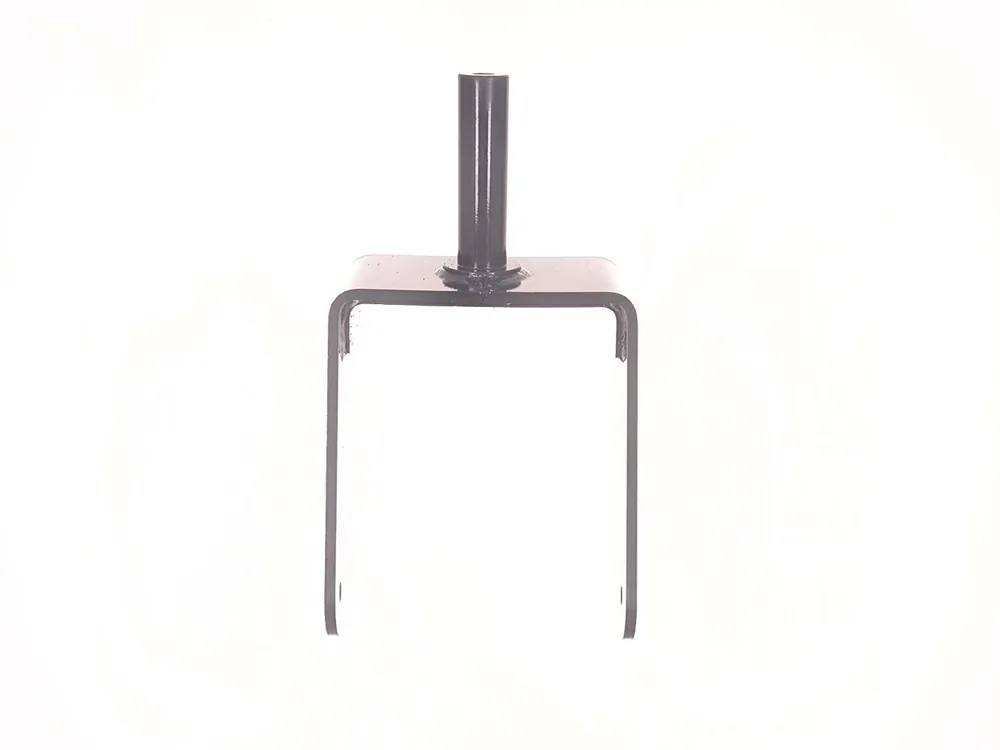 6905748 — Yoke