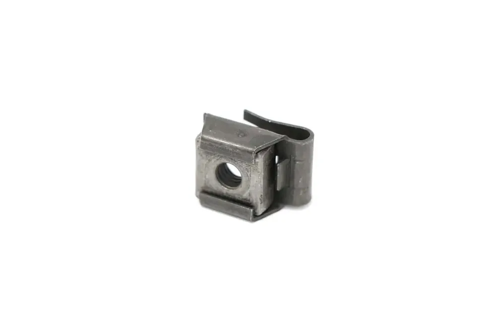 6909903 — AGRAFE M4