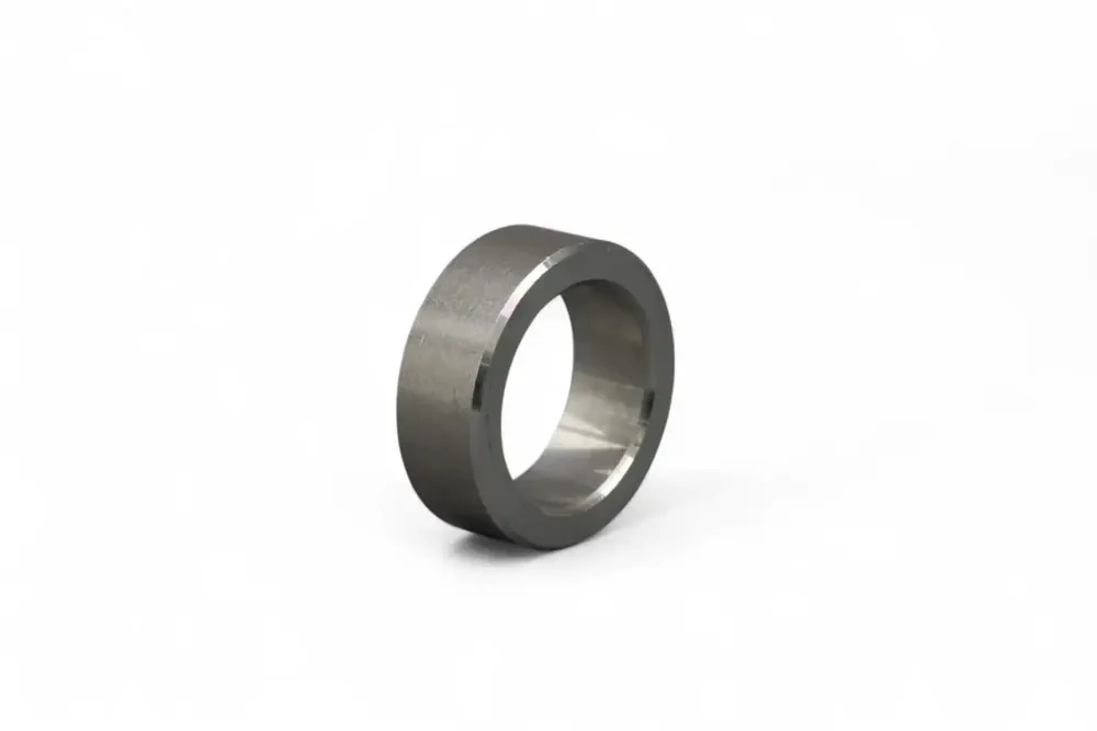 6912694 — Spacer