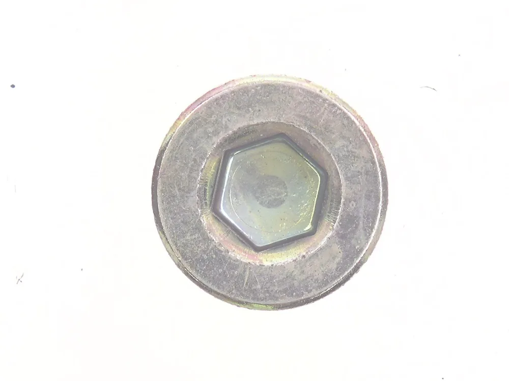 6921018 — Plug, Magnet