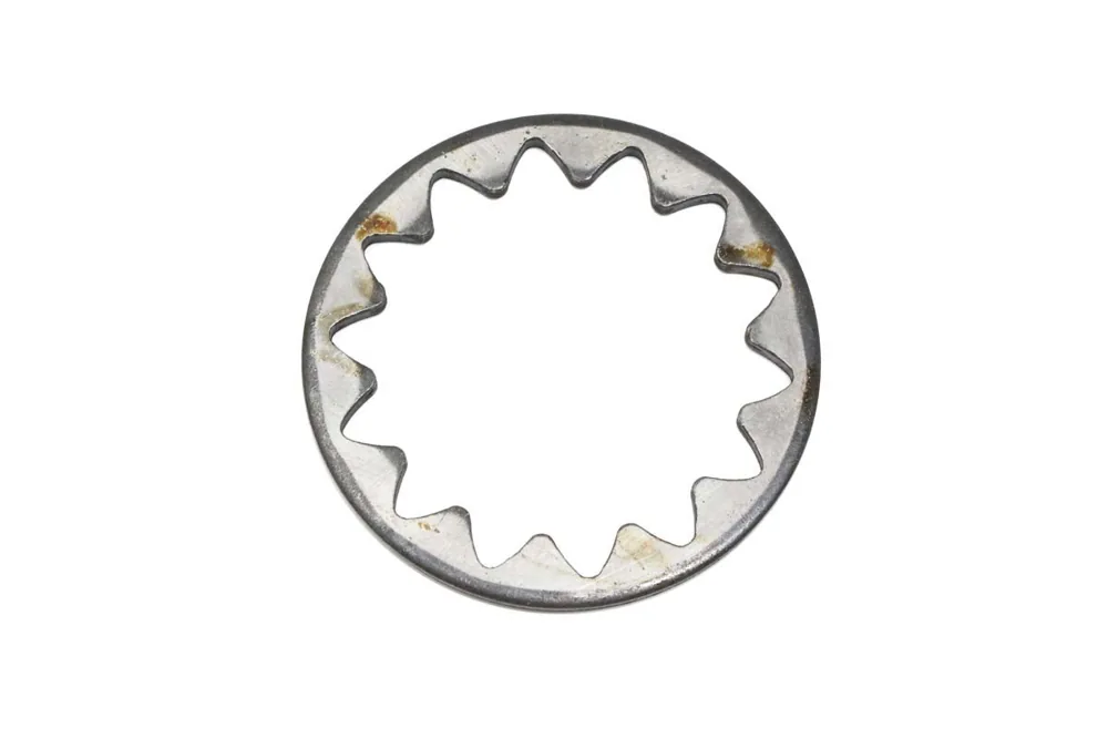 6925365 — Spacer