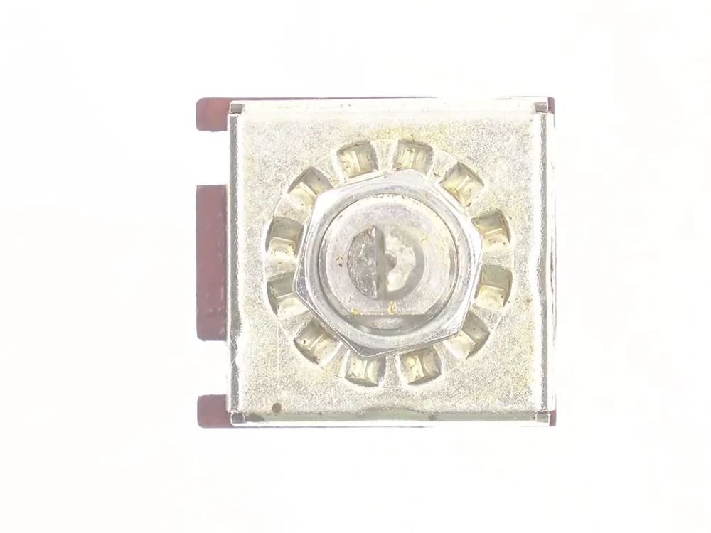 6979516 — Switch