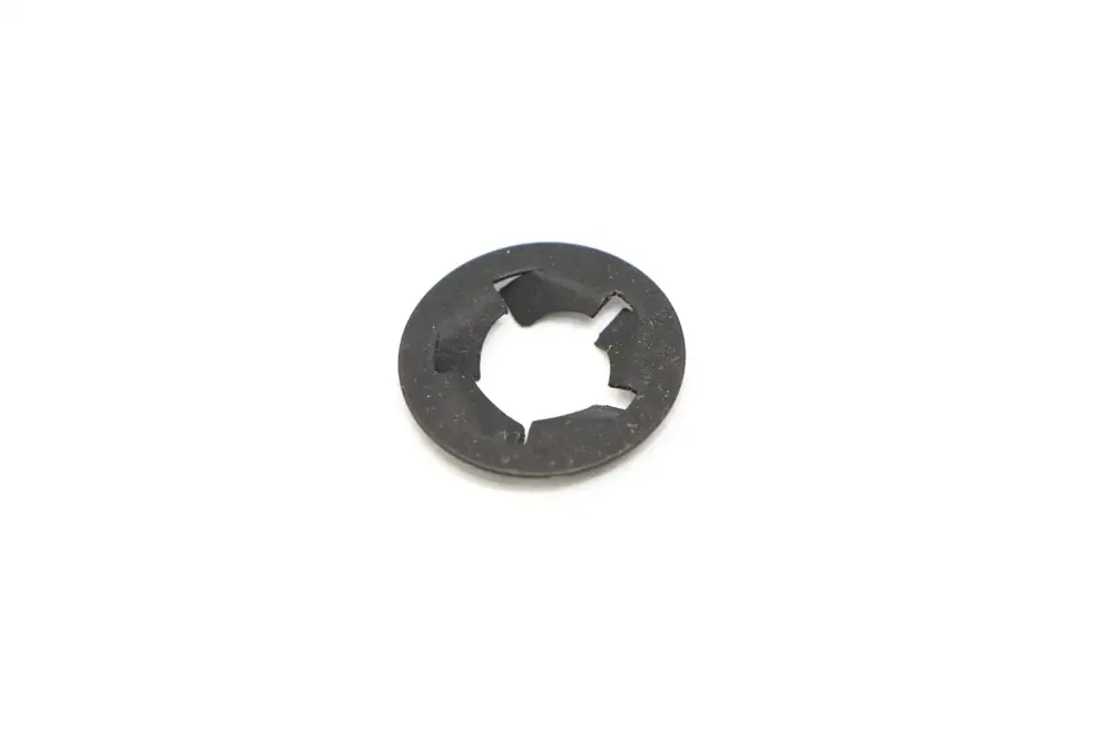 69D31 — RETAINER BOLT