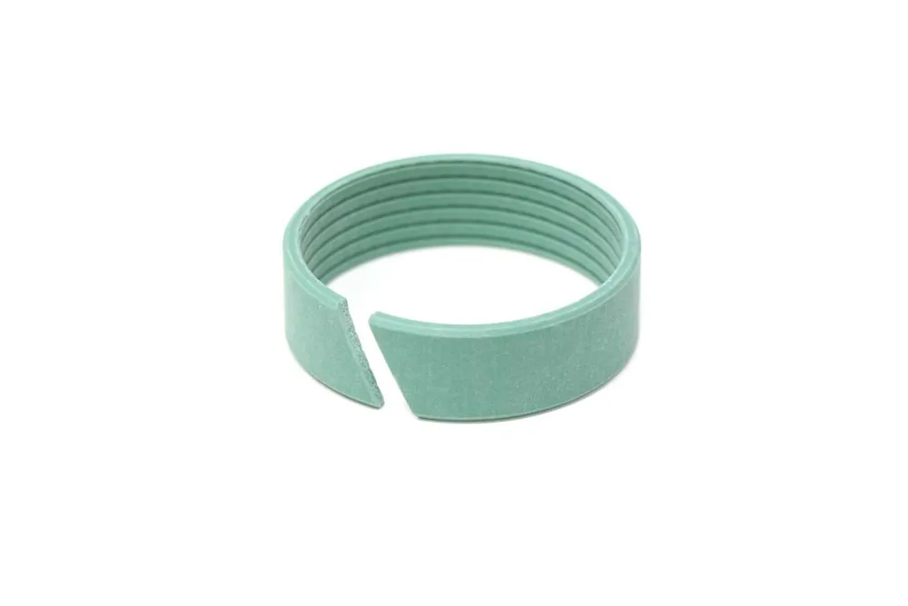 7000773 — Ring, Wear