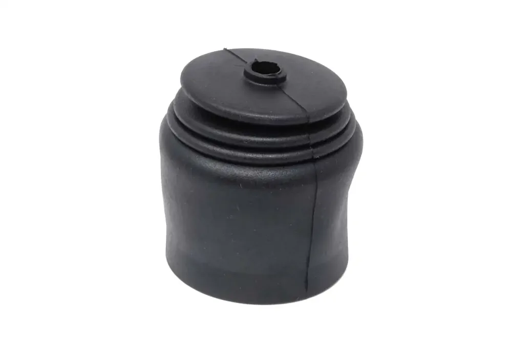 7001422 — BOOT, RUBBER.