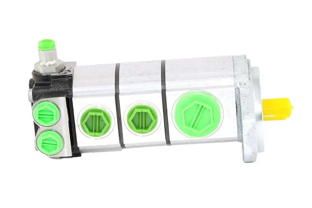 7001908 — PUMP TRIPLE GEAR
