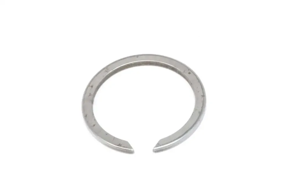 7002097 — CLIP RETAINING