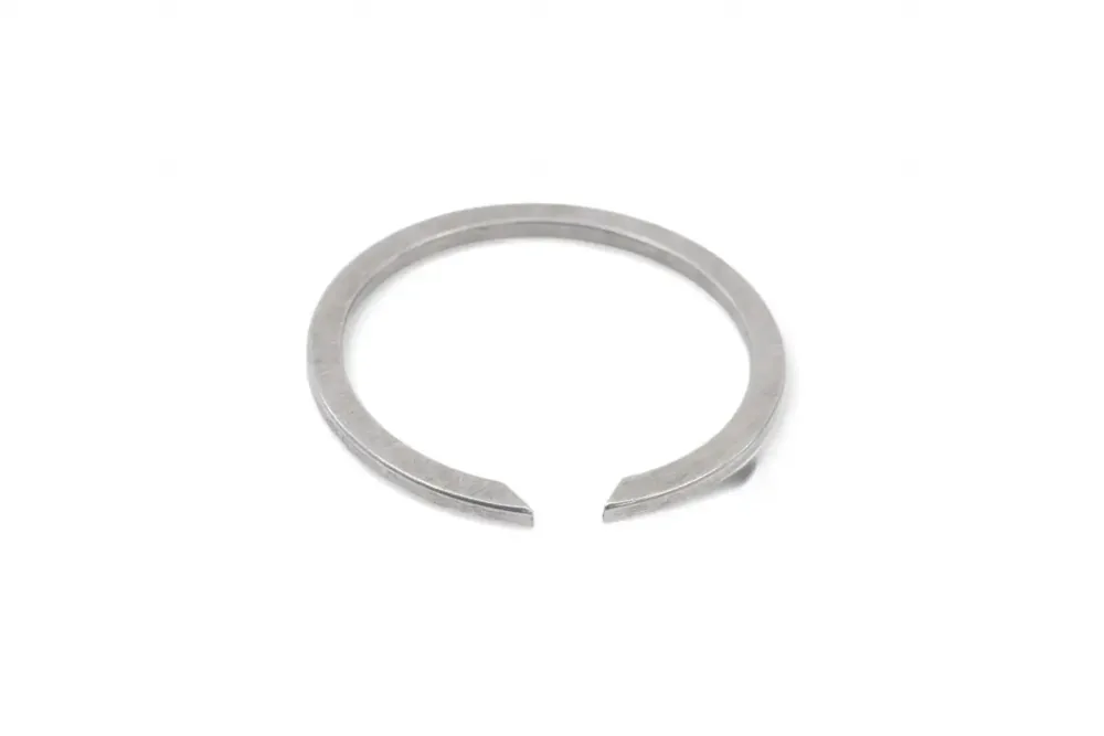7002098 — CLIP RETAINING