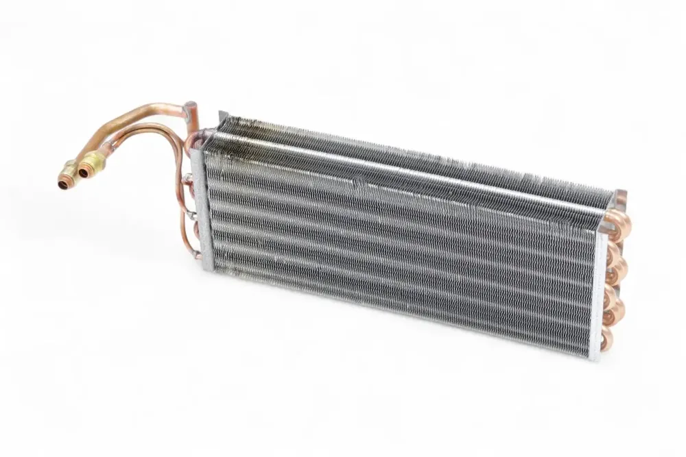 7008033 — Evaporator