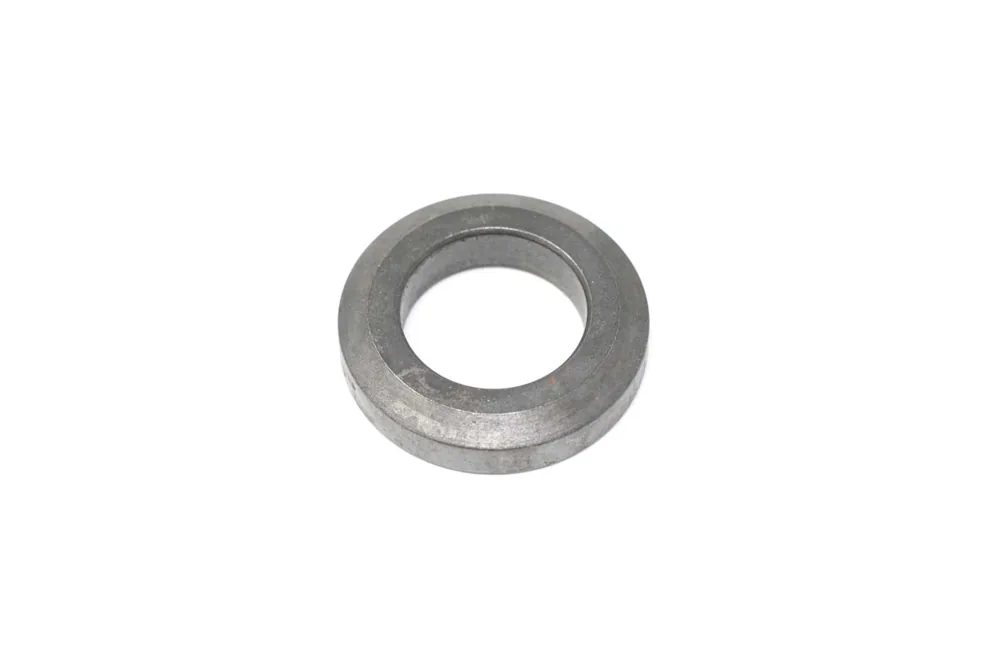 7008136 — Spacer