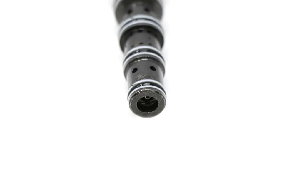 7008932 — Valve